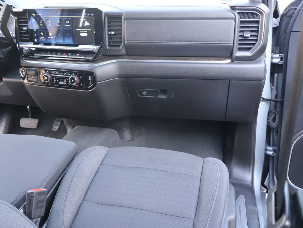 Used 2025 Chevrolet Silverado 1500 LT AWD/4WD image 31