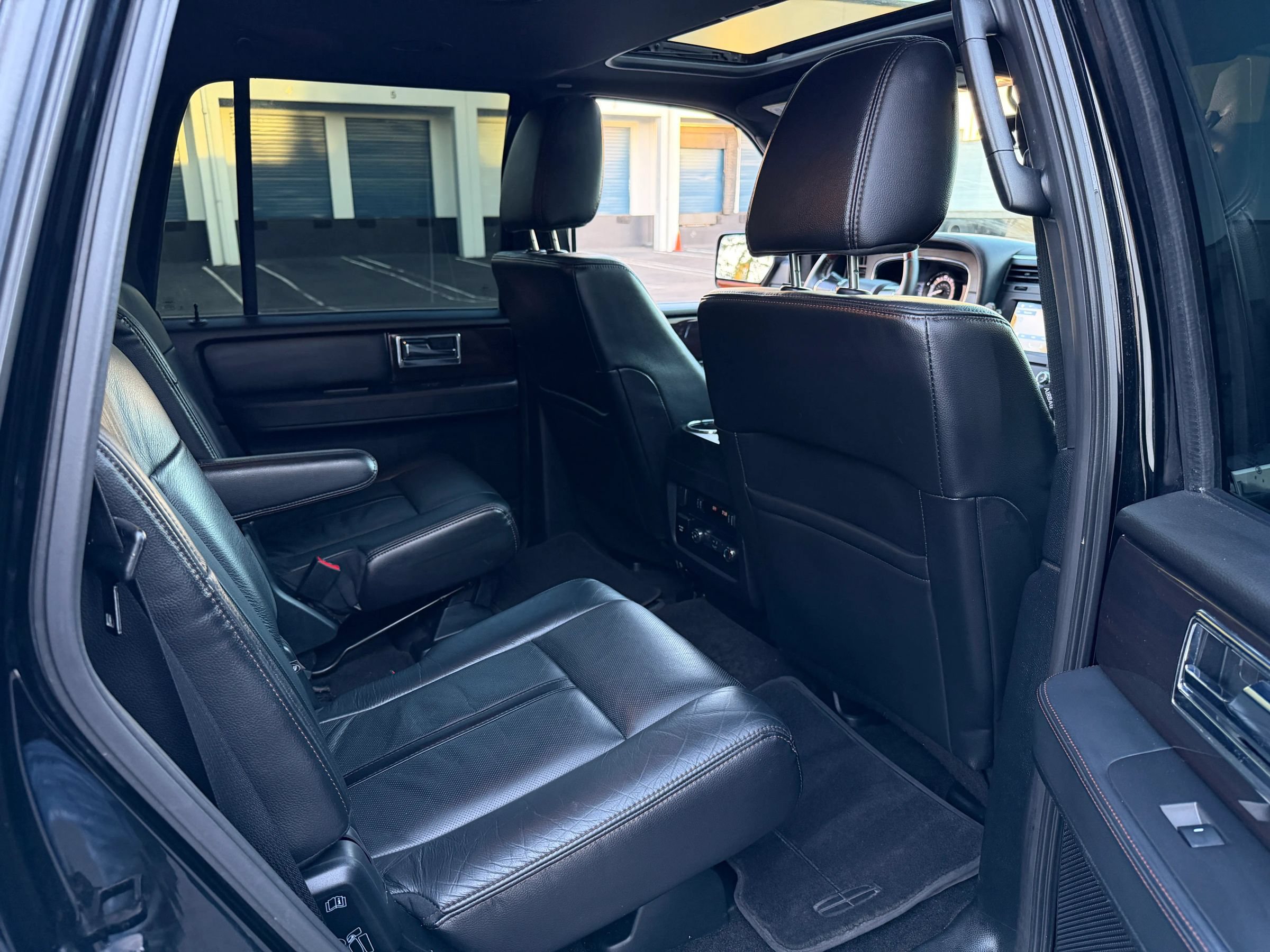 Used 2016 Lincoln Navigator Reserve AWD/4WD image 21