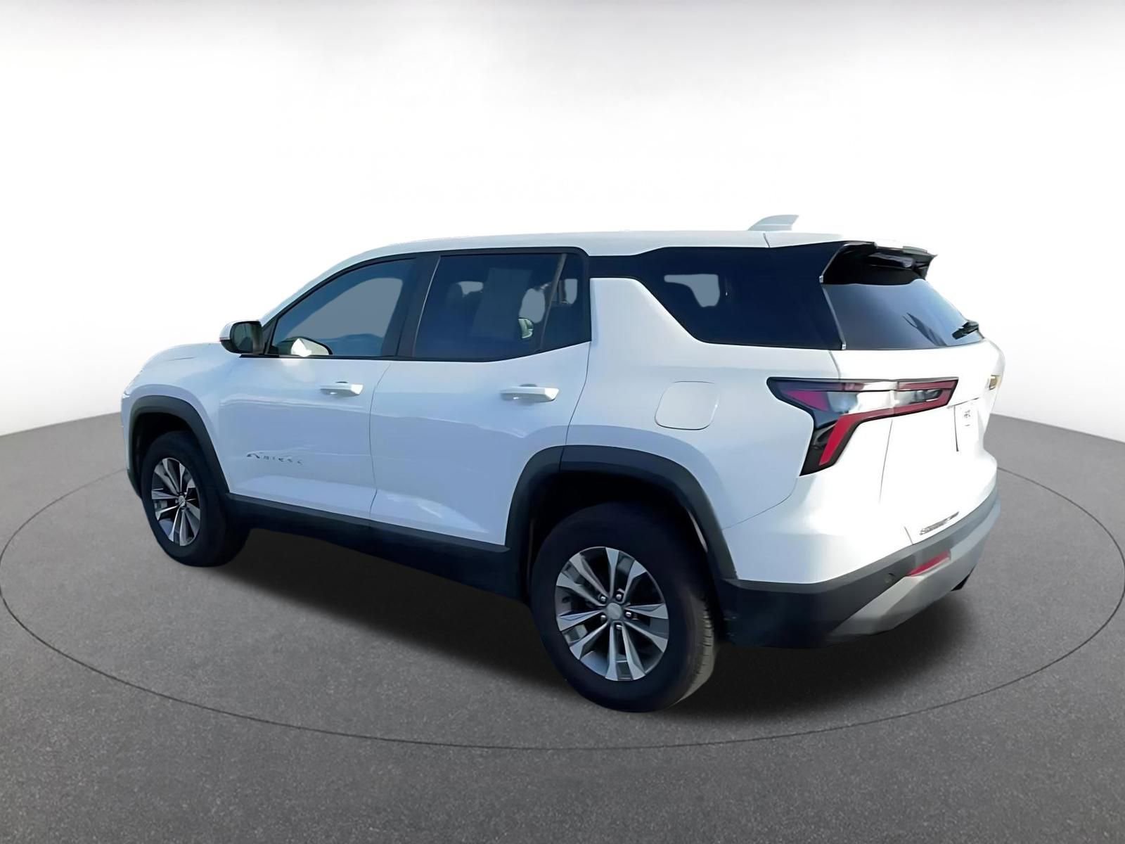 Used 2025 Chevrolet Equinox LT image 10