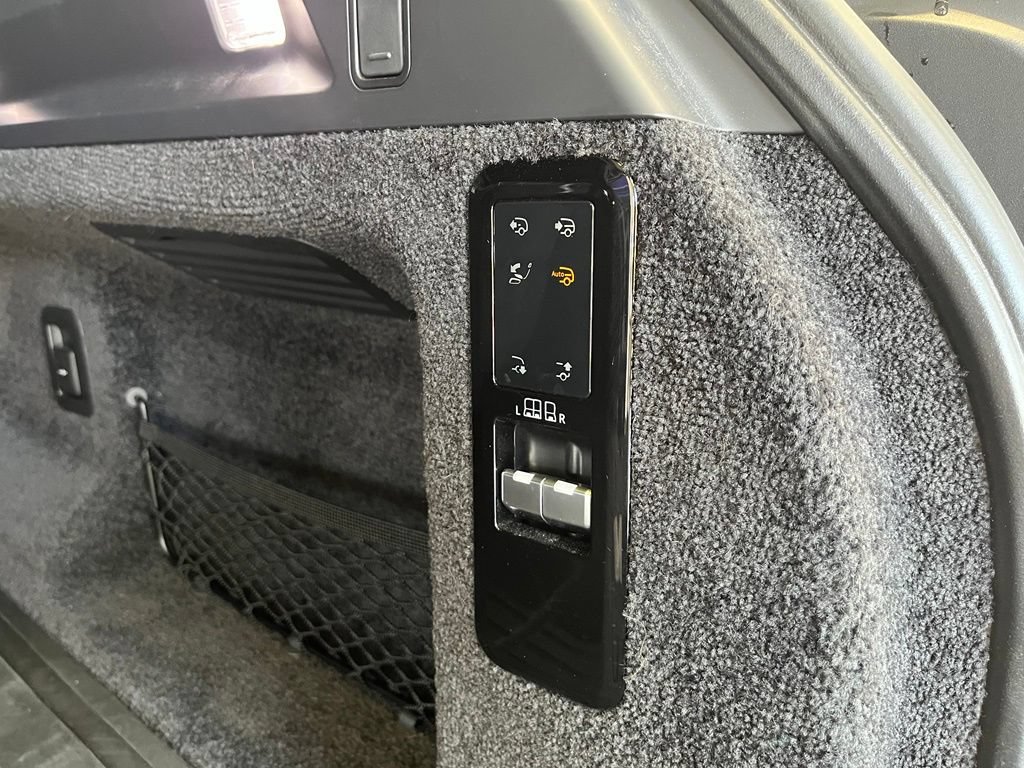 Used 2024 Land Rover Range Rover SV AWD/4WD image 53