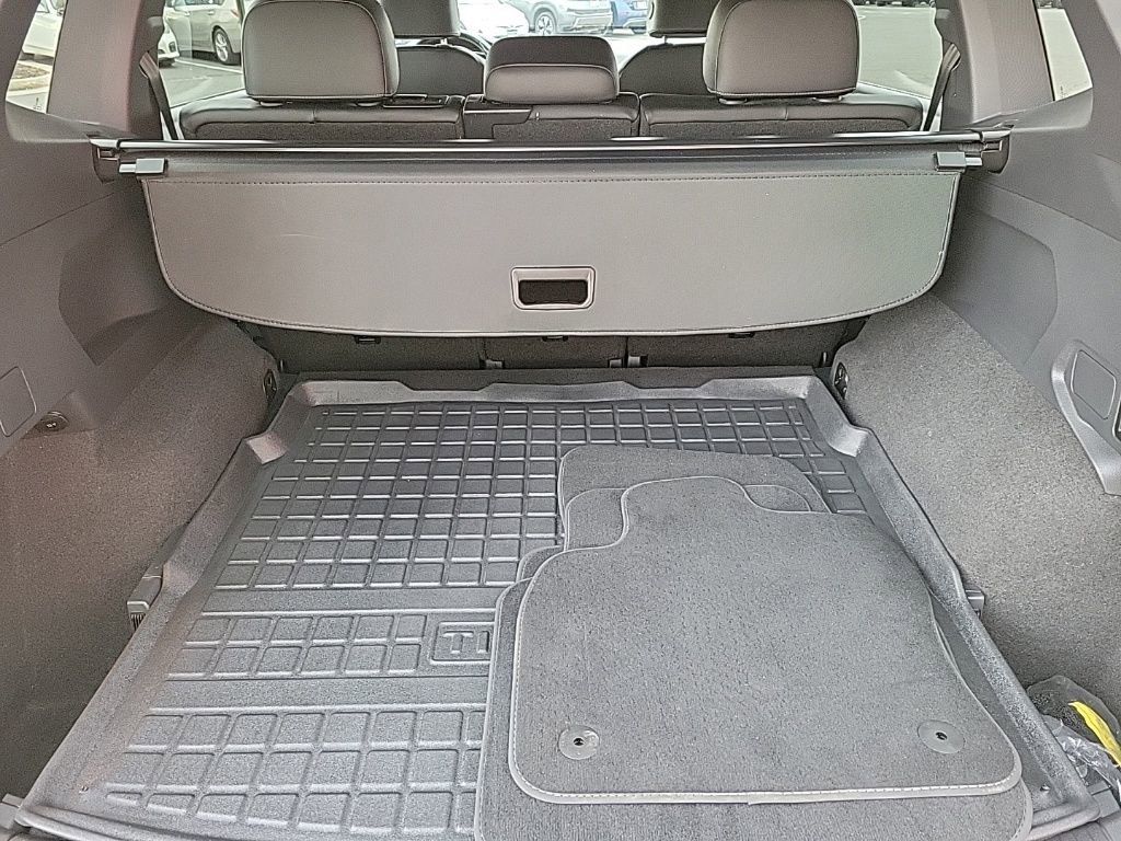 Used 2019 Volkswagen Tiguan SEL R-Line image 18