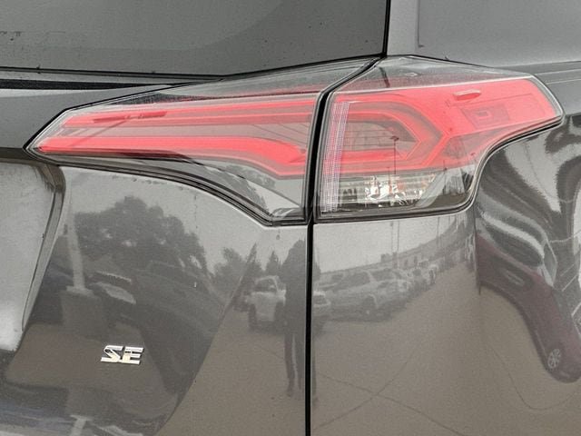 Used 2018 Toyota RAV4 SE w/ Power Extra Value Package FWD image 7