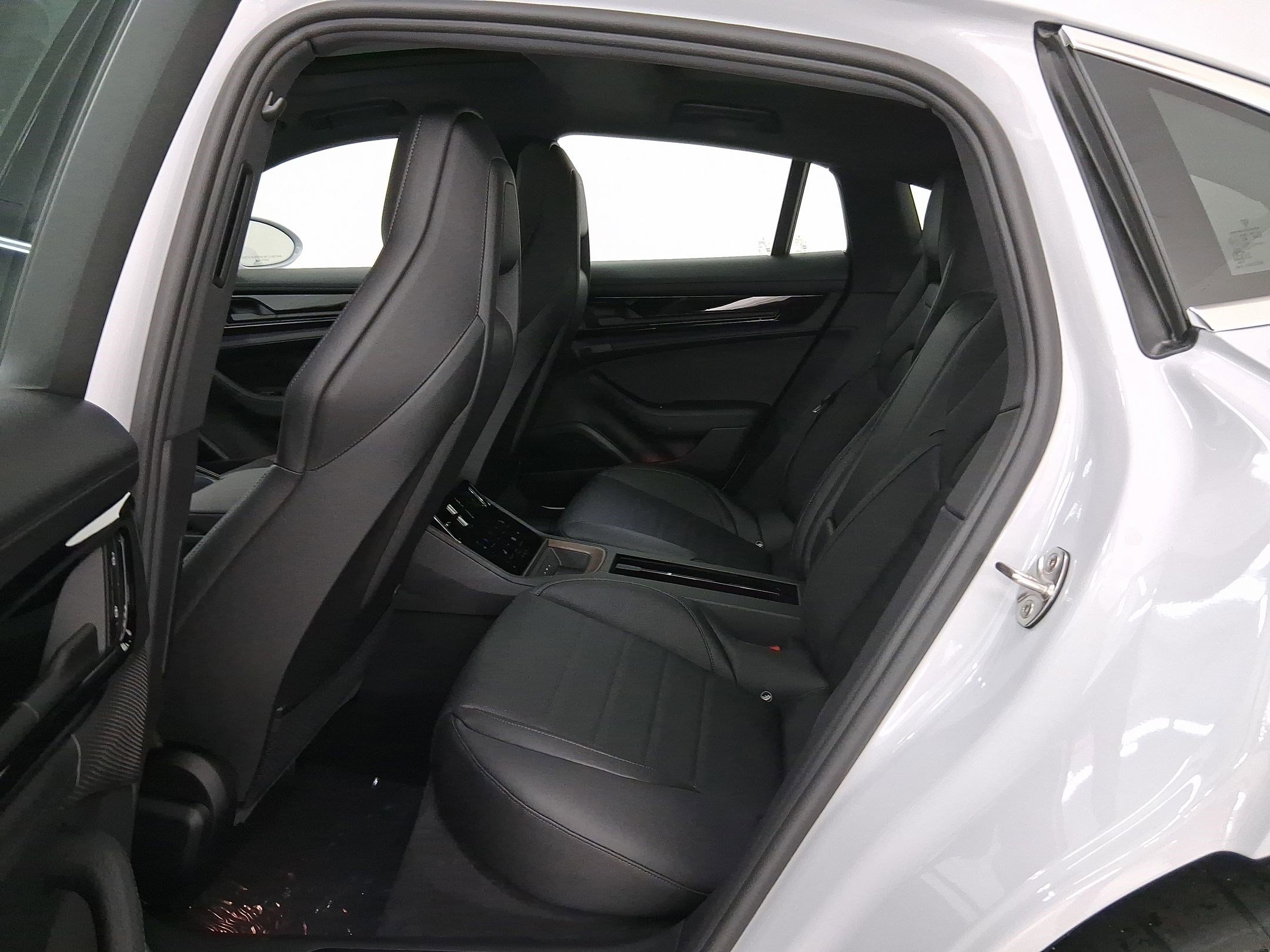 New 2026 Porsche Panamera 4 image 13