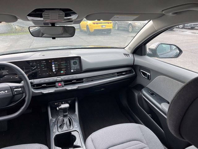 Certified 2025 Kia K4 EX FWD image 39