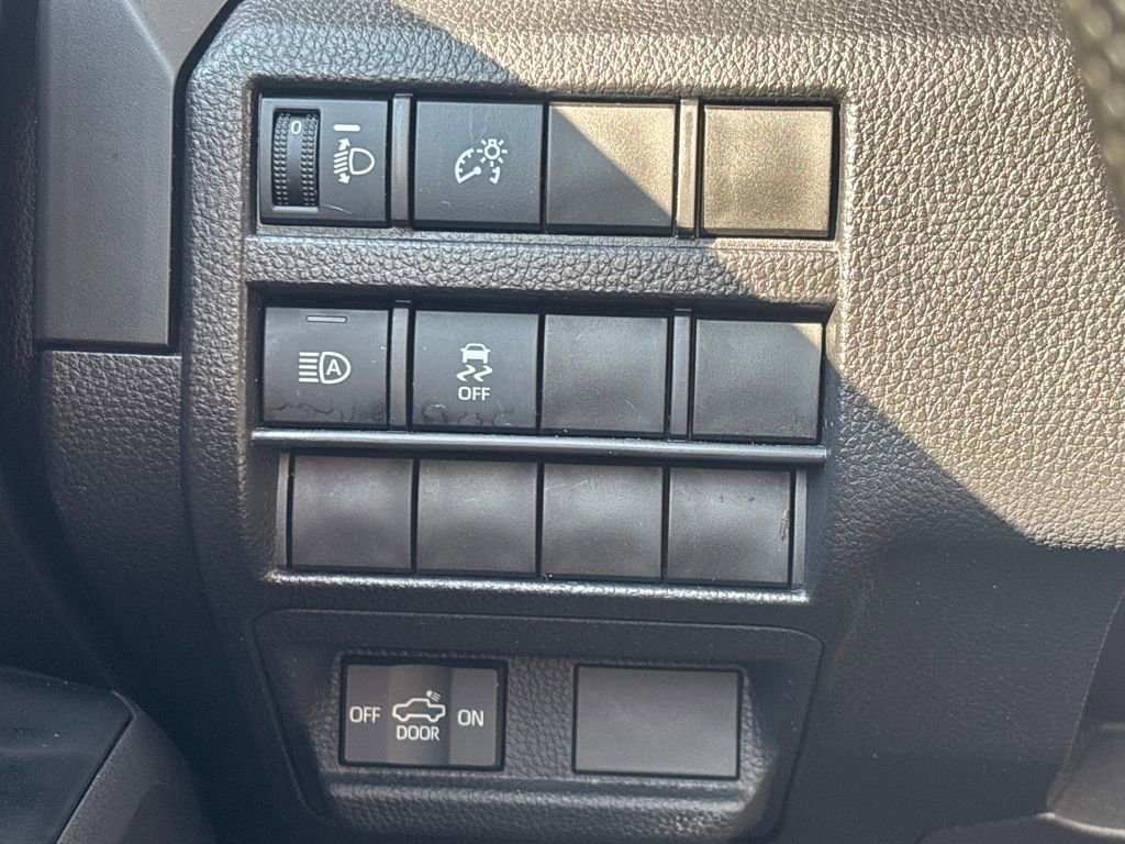 Used 2025 Toyota Tacoma SR image 23