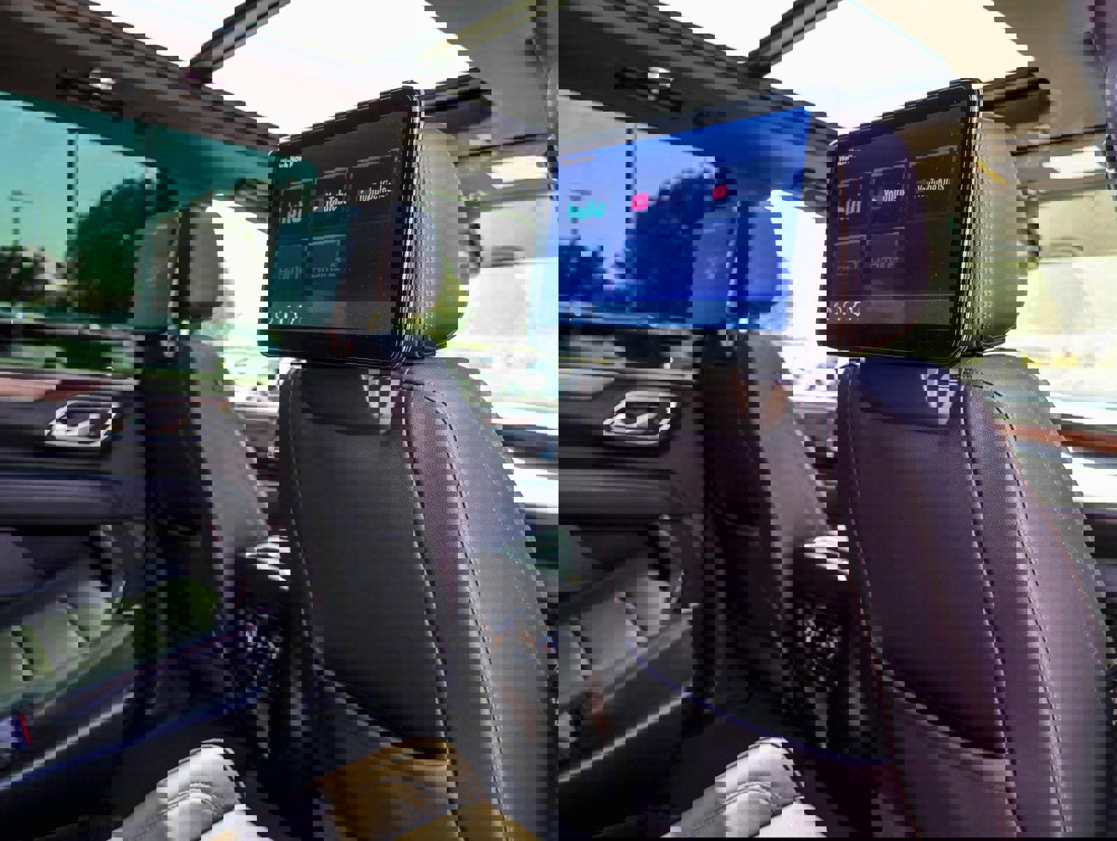 Used 2023 Chevrolet Tahoe High Country image 13