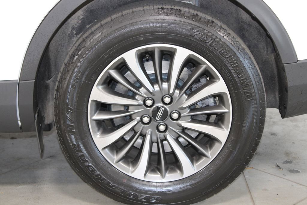 Used 2022 Lincoln Nautilus AWD w/ Premium Package image 18