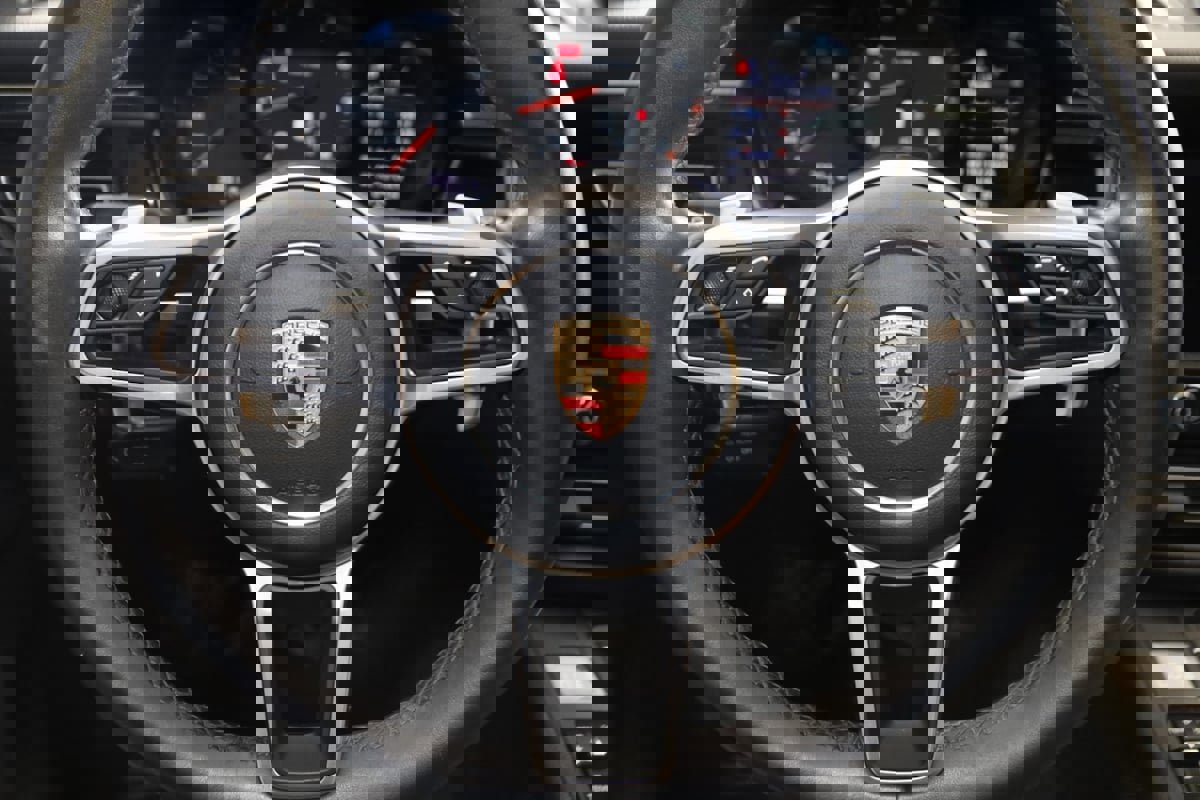 Used 2020 Porsche Macan image 40