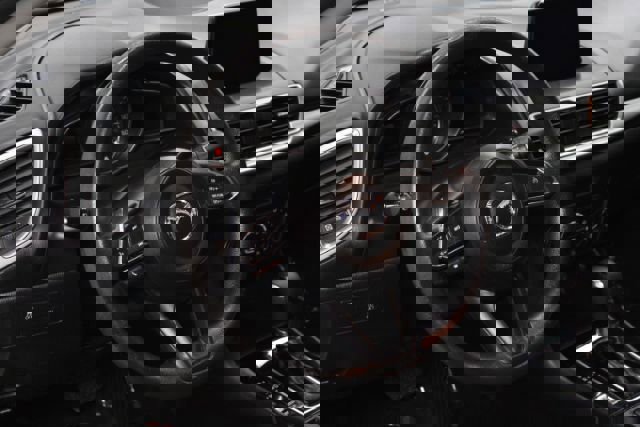 Used 2018 MAZDA MAZDA3 Sport image 11