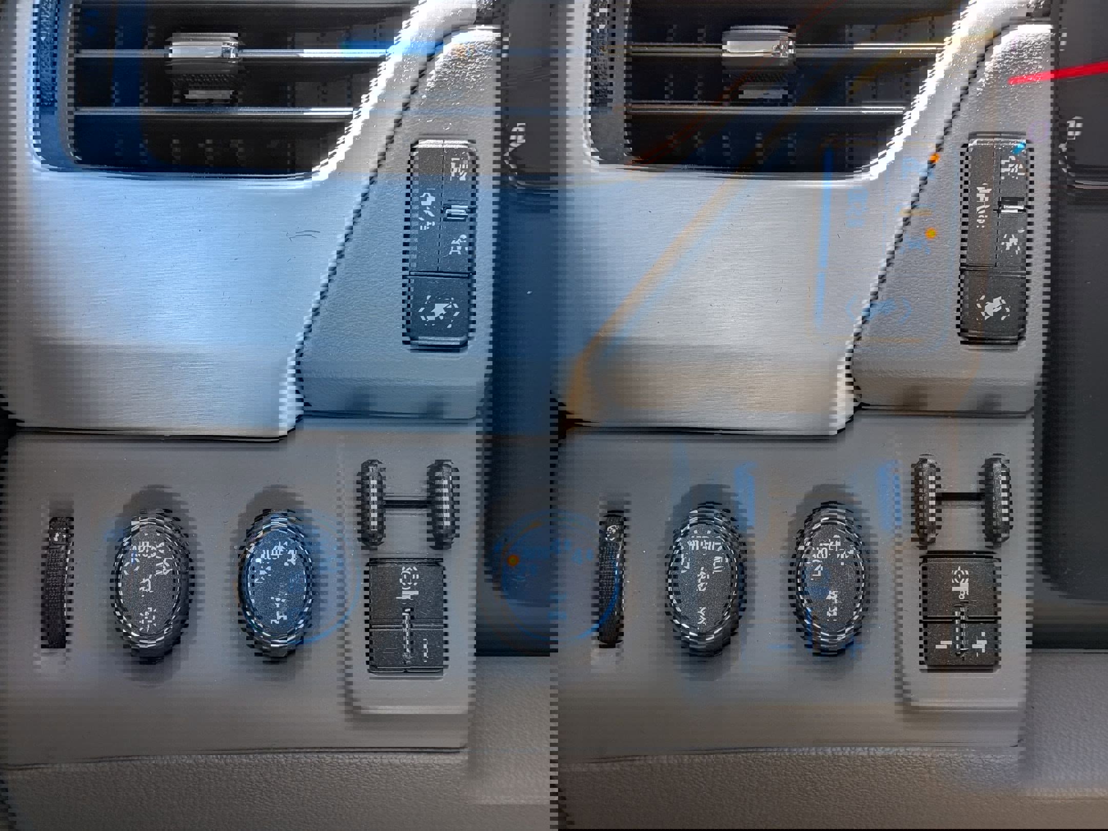 Used 2019 GMC Yukon SLT w/ Premium Edition image 19