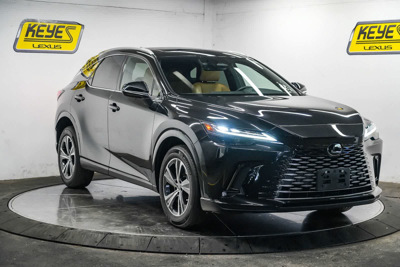 Used 2026 Lexus RX 350 FWD w/ Cold Area Package image 7
