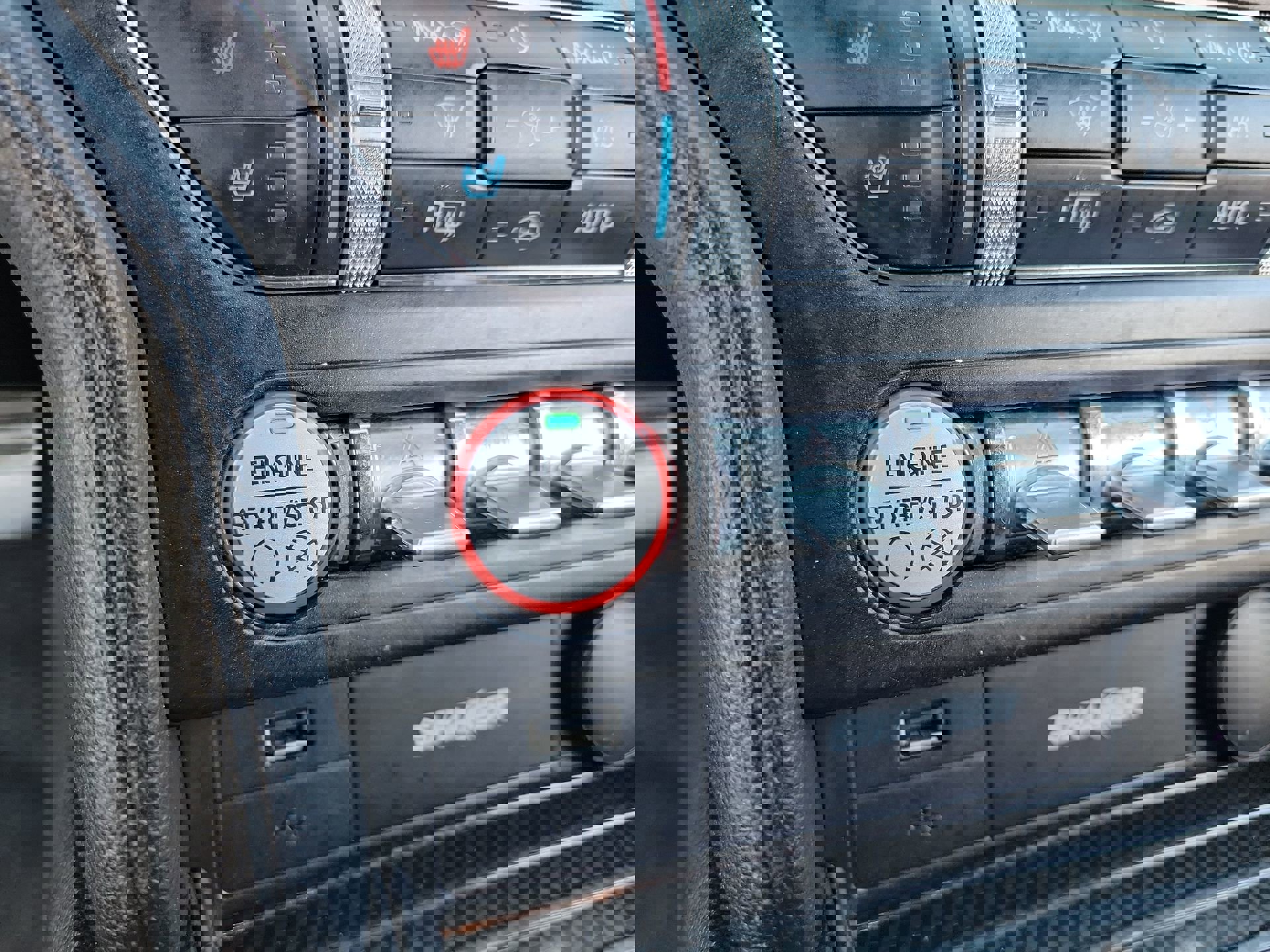 Used 2017 Ford Mustang Premium image 31