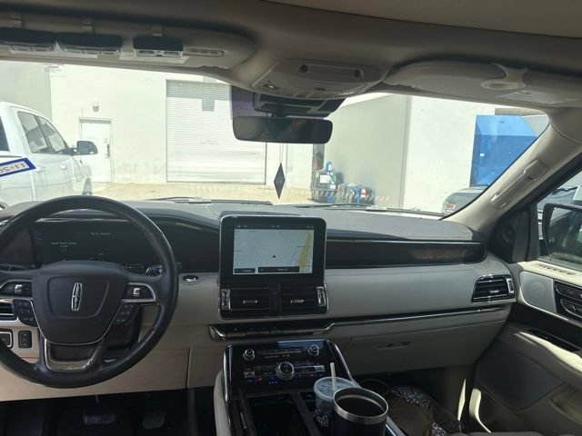 Used 2021 Lincoln Navigator L Reserve w/ Luxury Package AWD/4WD image 13