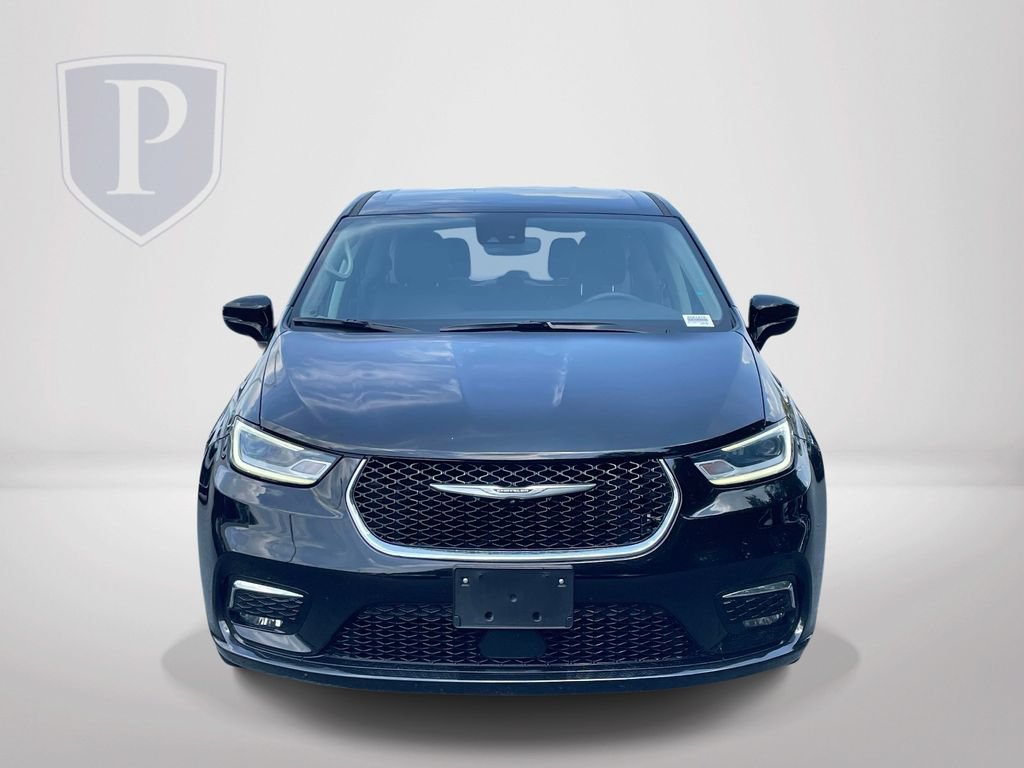 Certified 2024 Chrysler Pacifica Touring-L FWD image 3