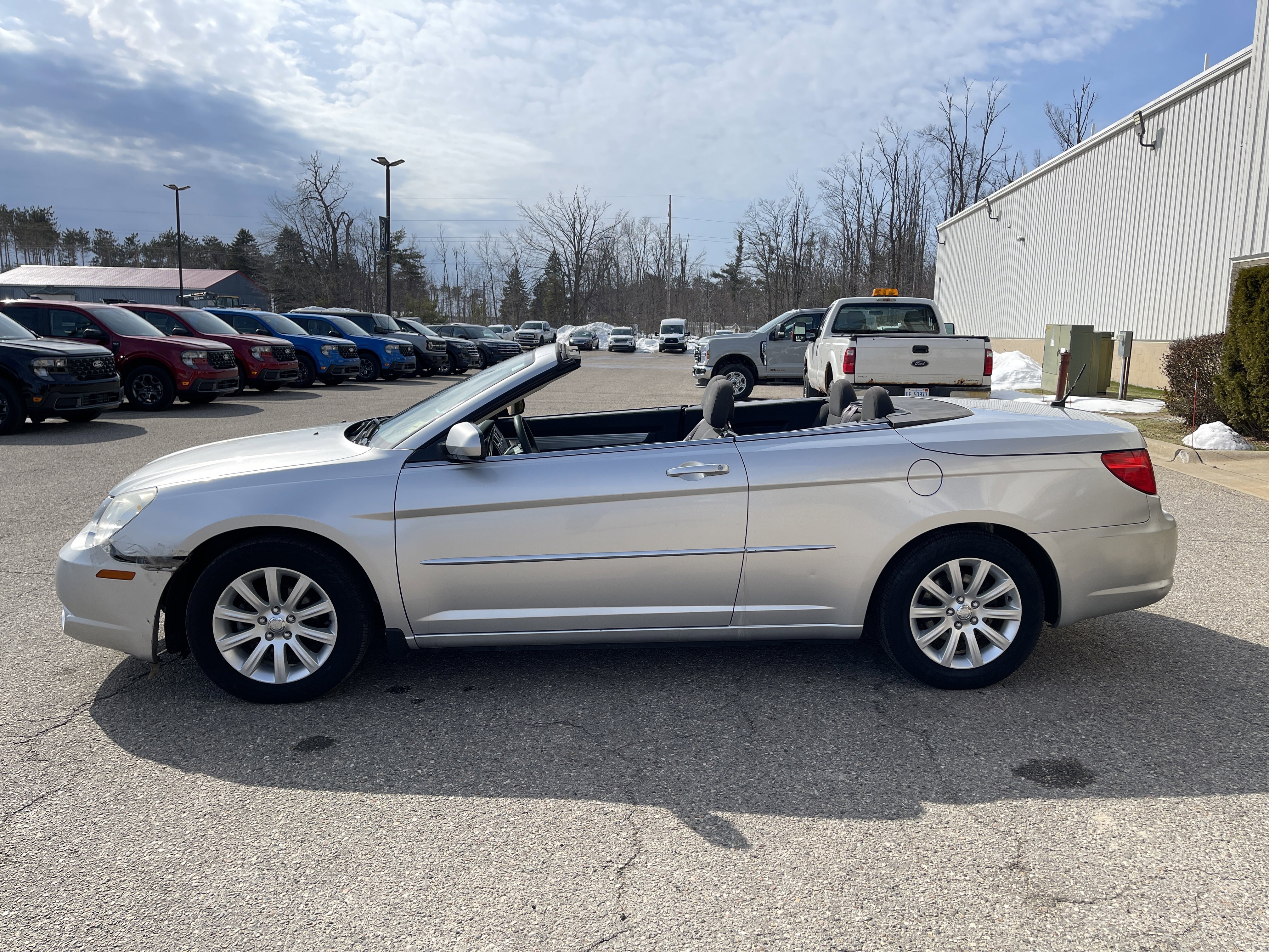 Used 2010 Chrysler Sebring Touring image 19