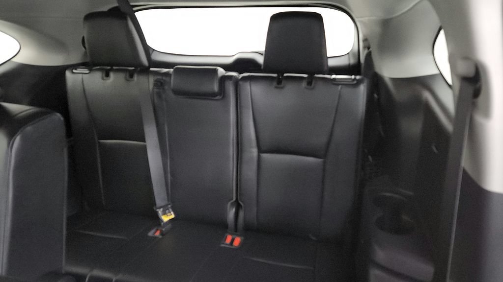 Used 2023 Toyota Highlander XLE AWD/4WD image 19