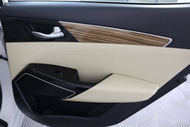 Used 2019 Kia Cadenza Technology FWD image 28