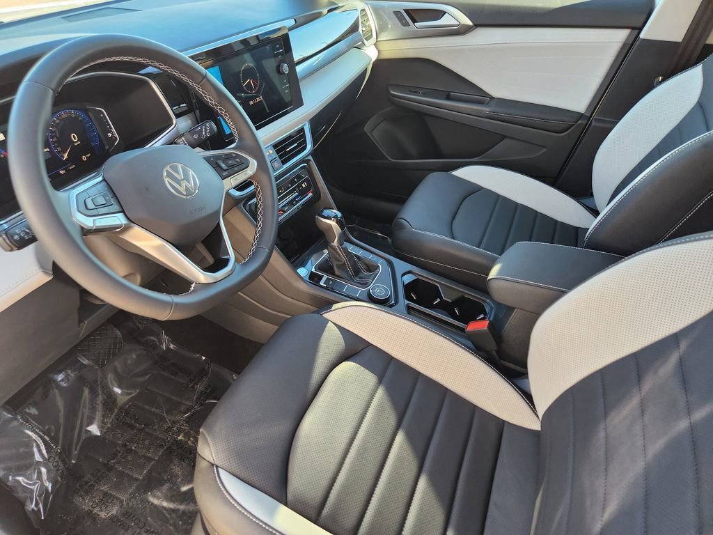 New 2026 Volkswagen Taos SEL image 6