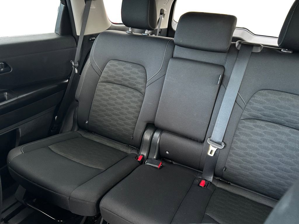 Used 2024 Nissan Pathfinder SV image 14