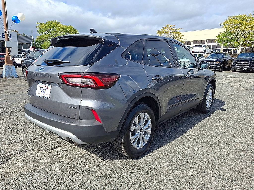 Certified 2025 Ford Escape Active AWD/4WD image 8