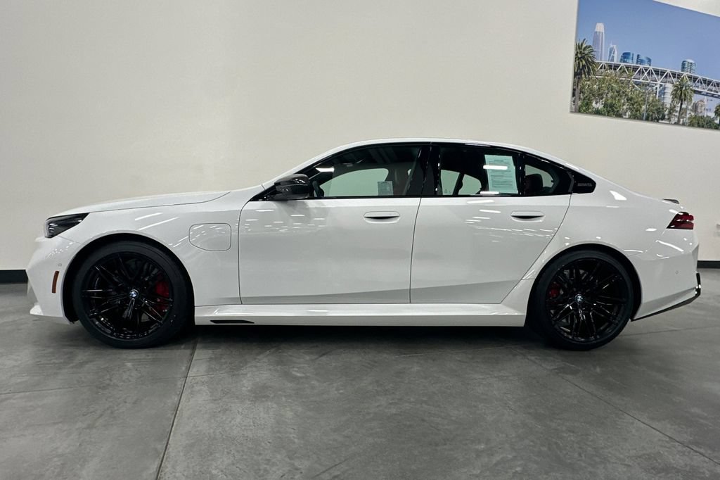 Used 2025 BMW M5 w/ Carbon Package AWD/4WD image 7