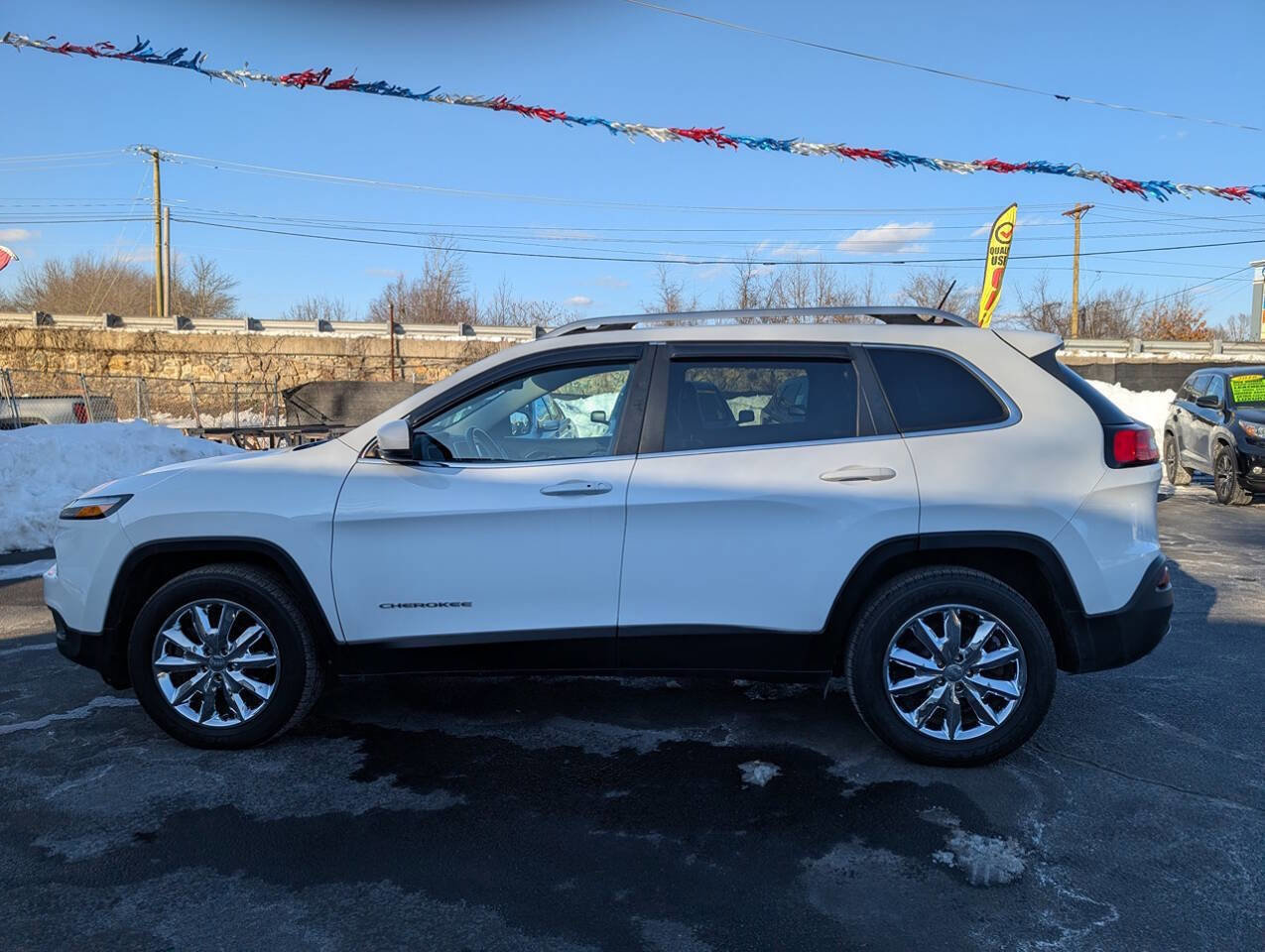 Used 2015 Jeep Cherokee Limited w/ Luxury Group image 6