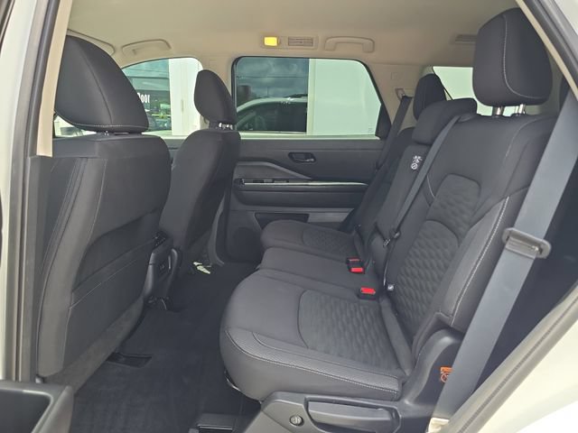 Used 2025 Nissan Pathfinder SV FWD image 15