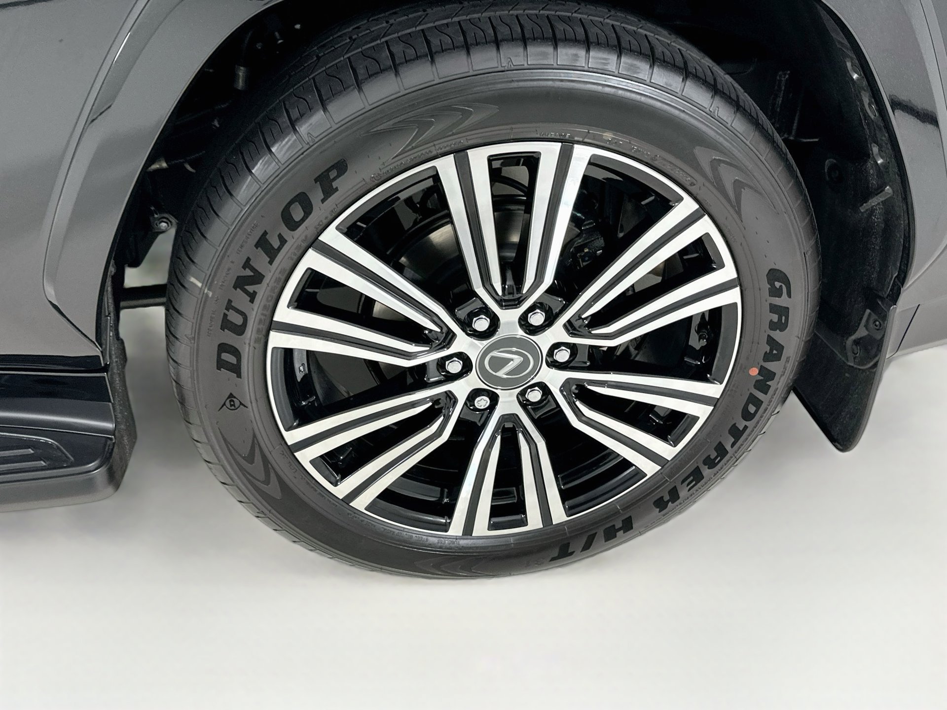 Used 2026 Lexus LX 700h Luxury w/ Appearance Package AWD/4WD image 35