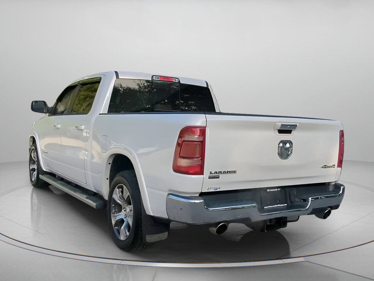 Used 2019 RAM 1500 Laramie AWD/4WD image 22