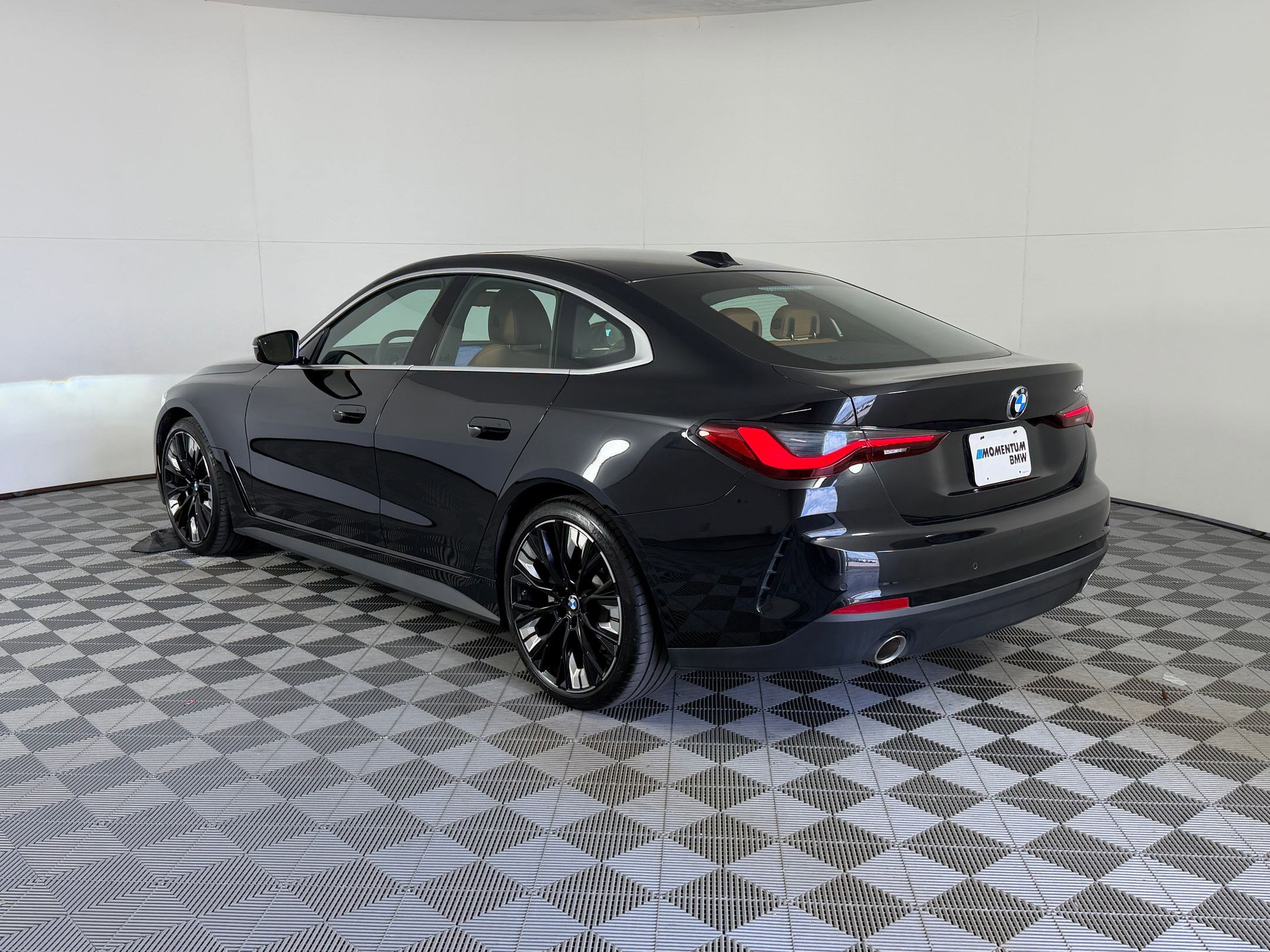 Used 2025 BMW 430i w/ Premium Package image 3