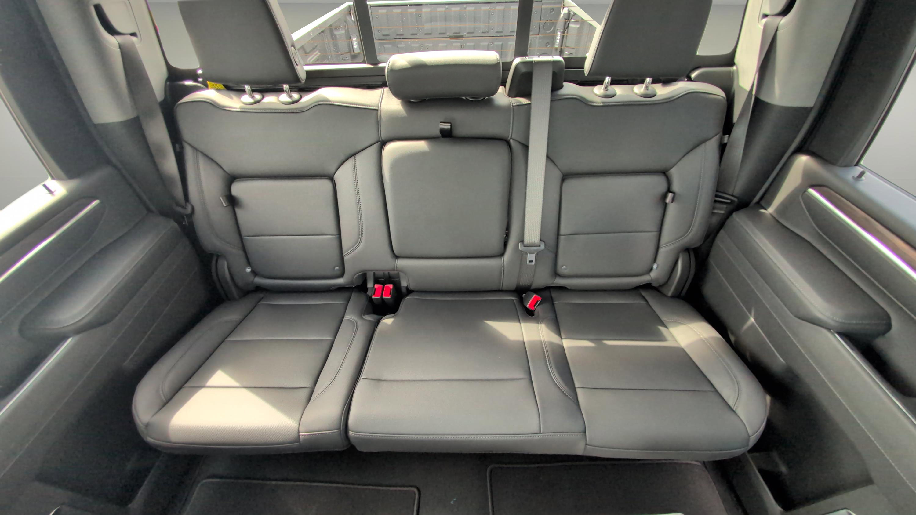 New 2025 GMC Sierra 2500 SLT w/ SLT Convenience Package AWD/4WD image 15