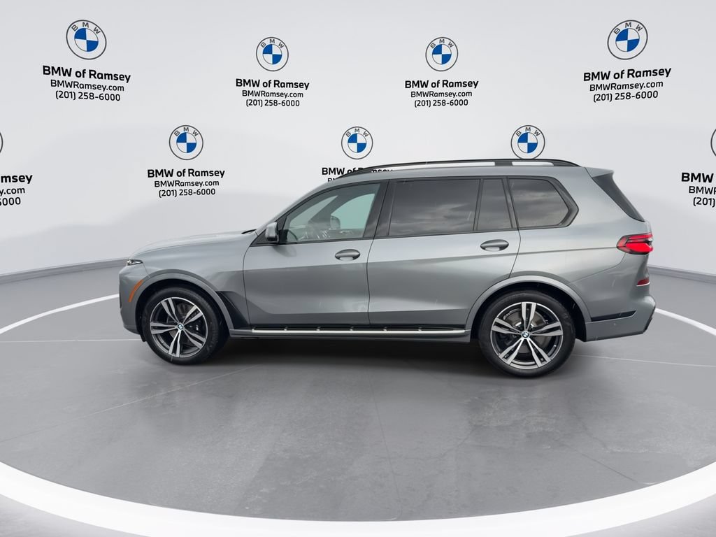 Used 2024 BMW X7 xDrive40i w/ M Sport Package AWD/4WD image 5