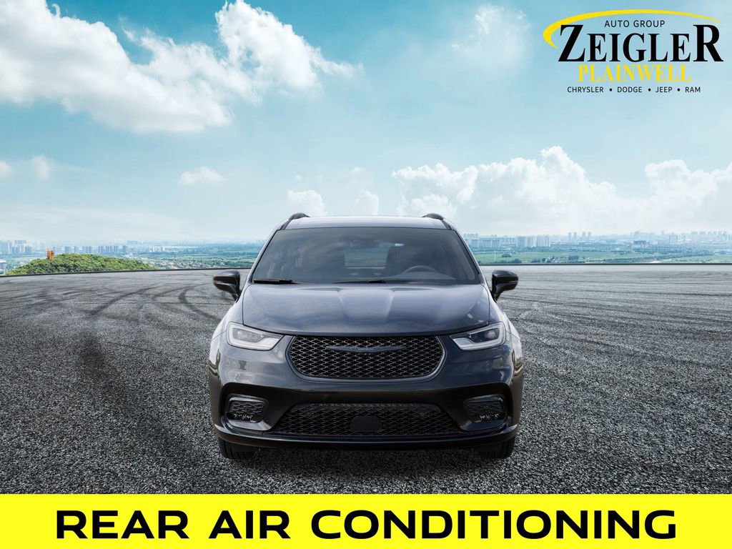 New 2026 Chrysler Pacifica Select w/ S Appearance Package image 6