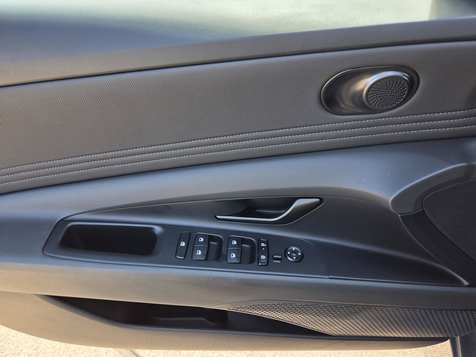 Certified 2026 Hyundai Elantra Sport w/ Cargo Package FWD image 14