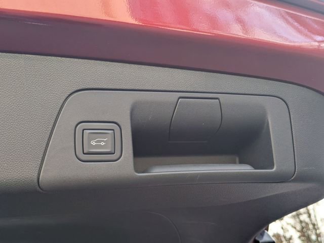 Used 2023 Buick Envision Essence image 31