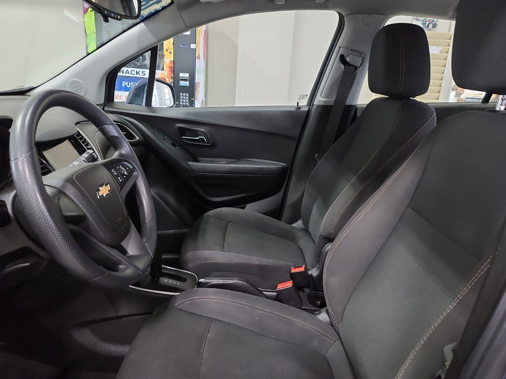 Used 2018 Chevrolet Trax LS image 10