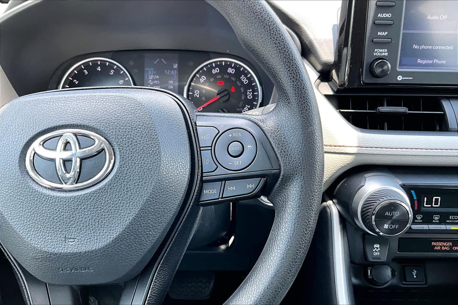 Used 2021 Toyota RAV4 XLE w/ Convenience Package AWD/4WD image 25