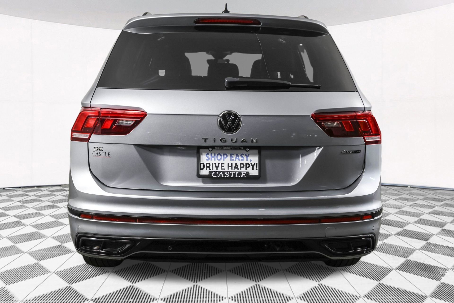 Used 2022 Volkswagen Tiguan SE R-Line image 15
