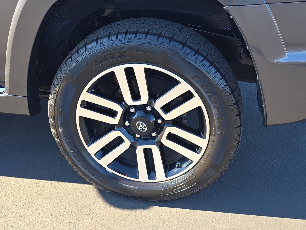 Used 2021 Toyota 4Runner Limited image 11