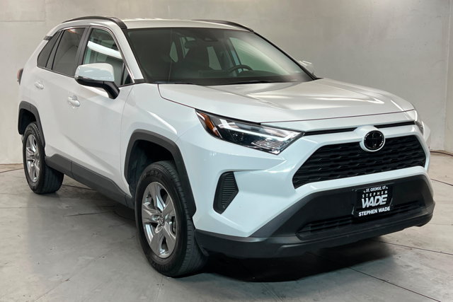 Used 2025 Toyota RAV4 XLE AWD/4WD image 7