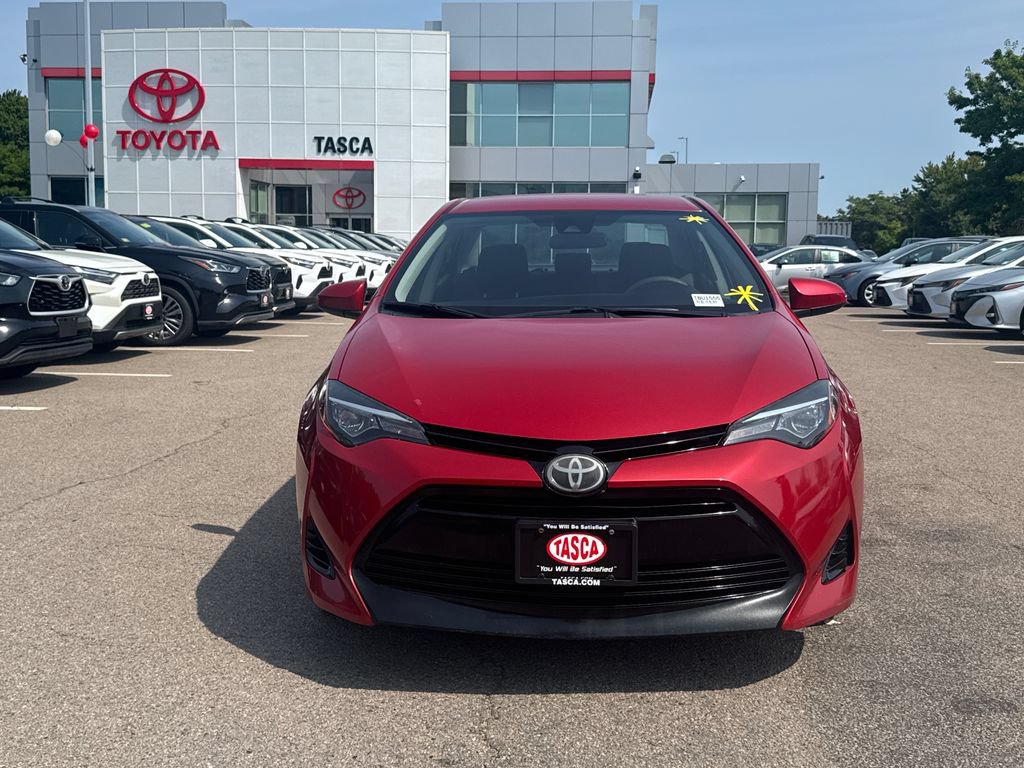 Used 2018 Toyota Corolla LE FWD image 2