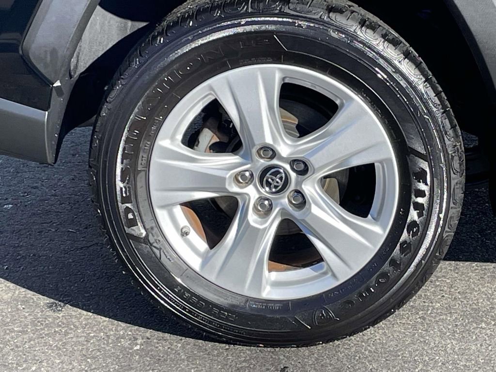 Used 2019 Toyota RAV4 XLE image 11