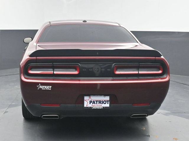 Used 2022 Dodge Challenger SXT RWD image 12
