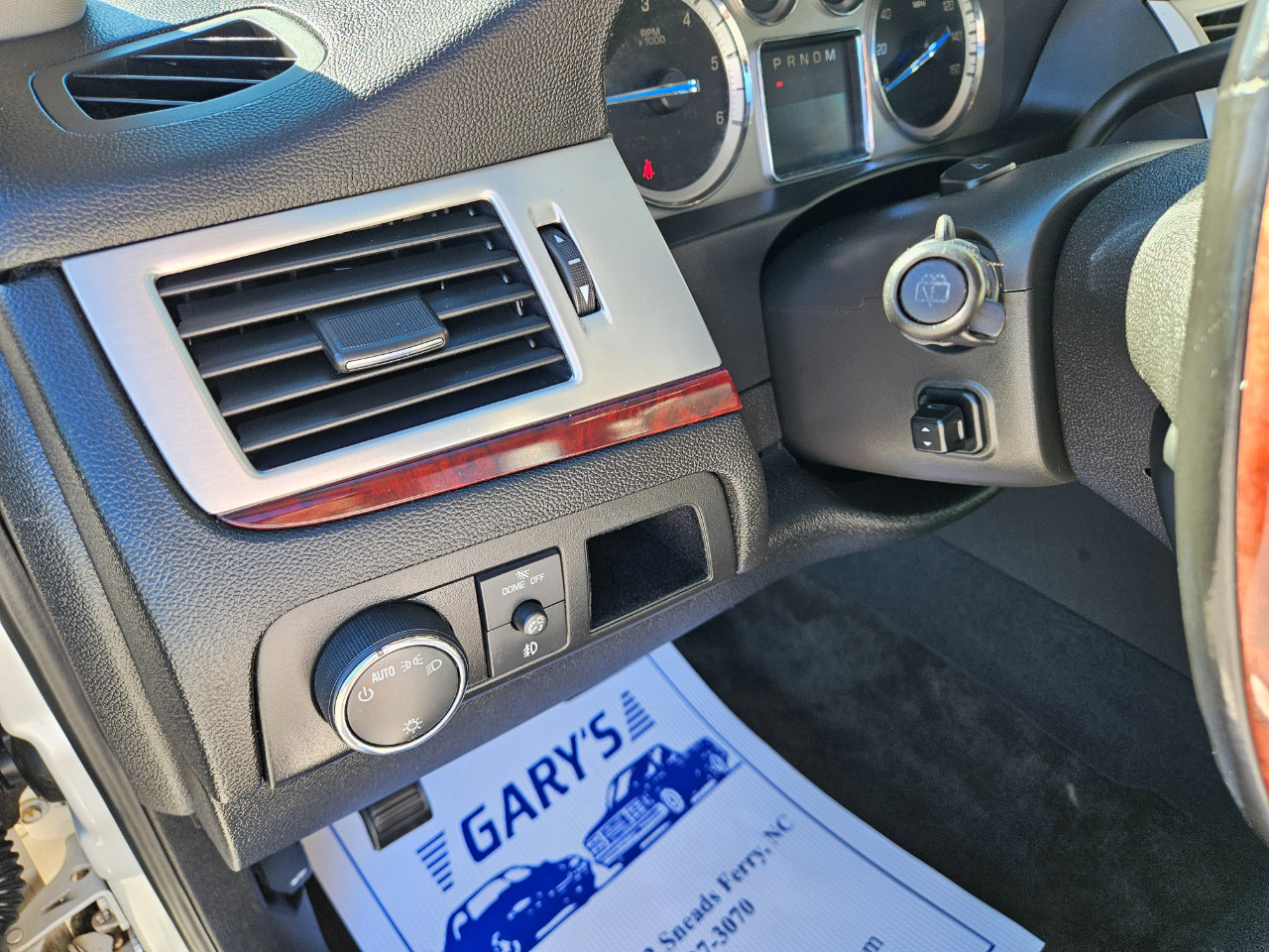 Used 2011 Cadillac Escalade ESV Premium image 25