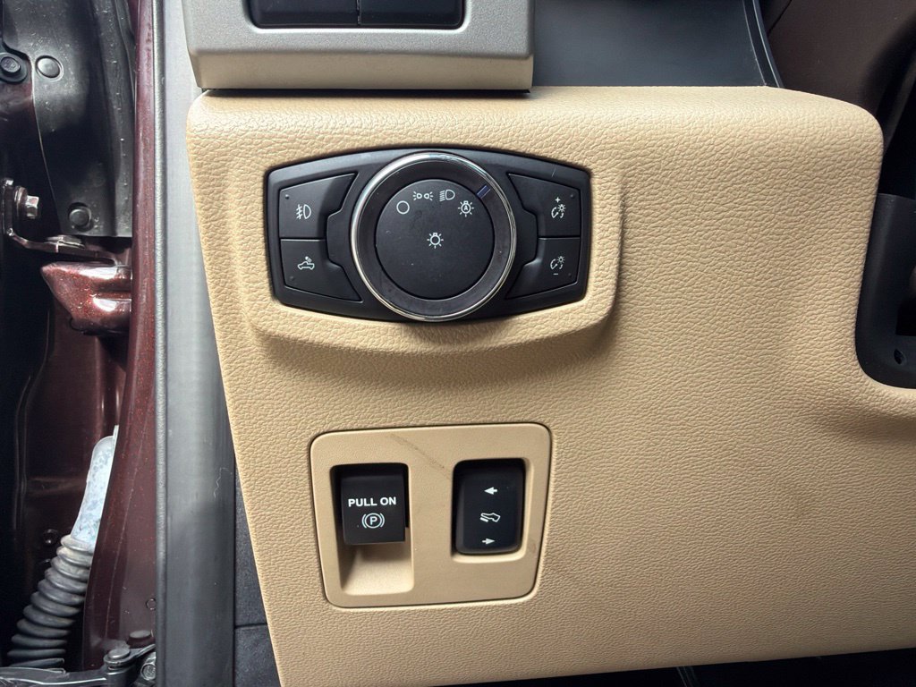 Used 2018 Ford F150 Lariat RWD image 16