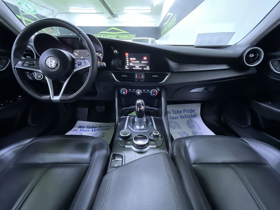 Used 2017 Alfa Romeo Giulia AWD image 17