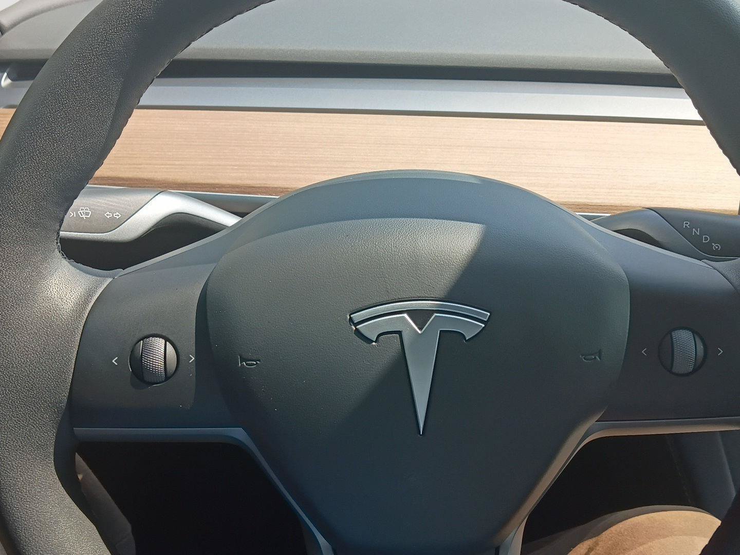 Used 2025 Tesla Model Y Performance AWD/4WD image 3