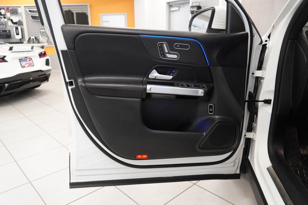 Used 2023 Mercedes-Benz GLB 250 4MATIC image 6