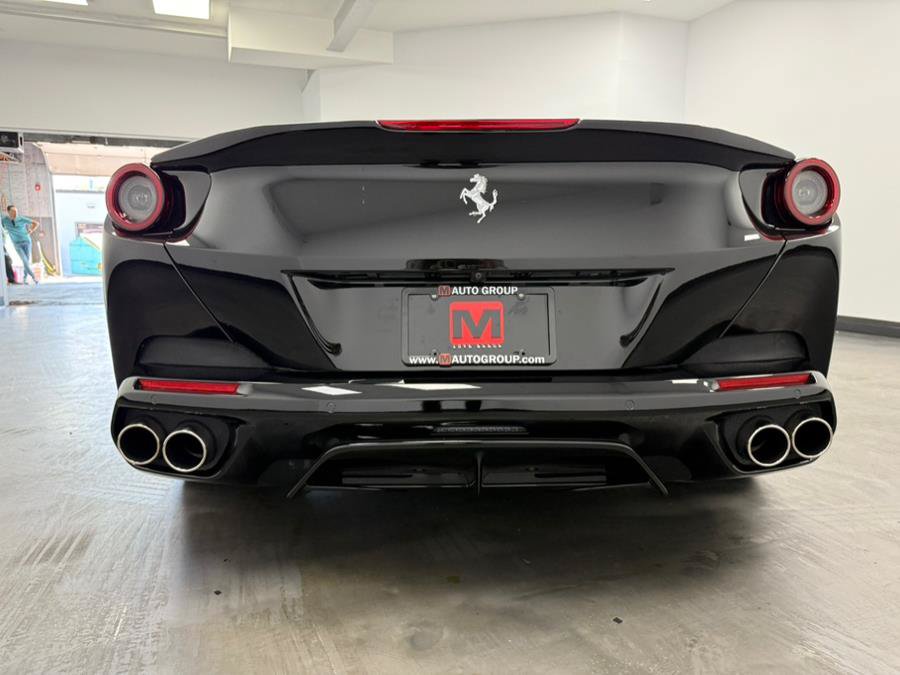 Used 2019 Ferrari Portofino RWD image 12