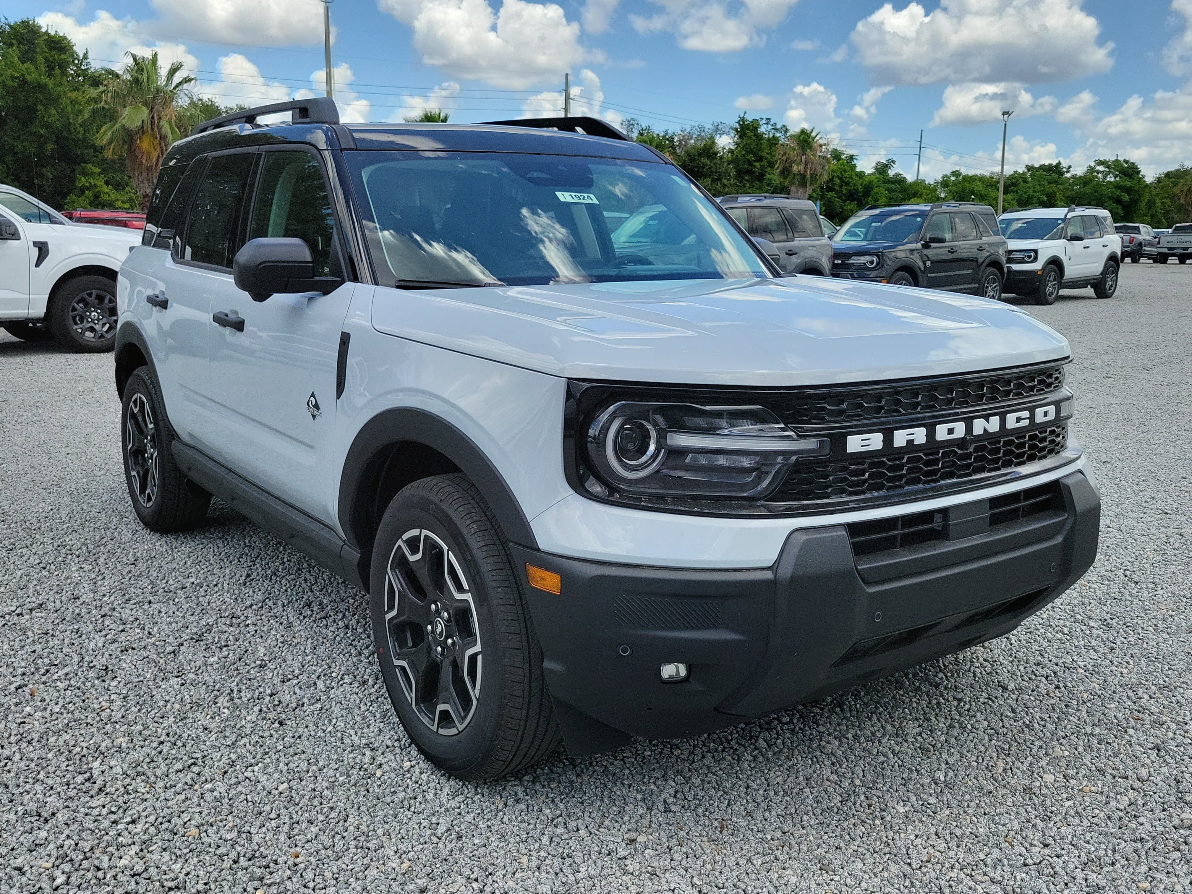 New 2026 Ford Bronco Sport Outer Banks w/ Outer Banks Tech Package+ AWD/4WD image 2